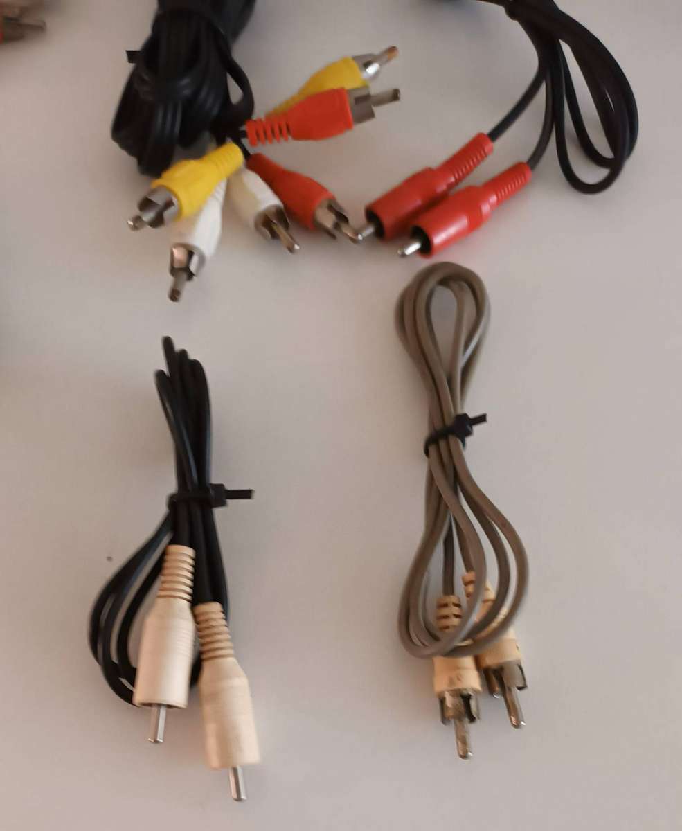 Joblot Audio/Video RCA Cables.