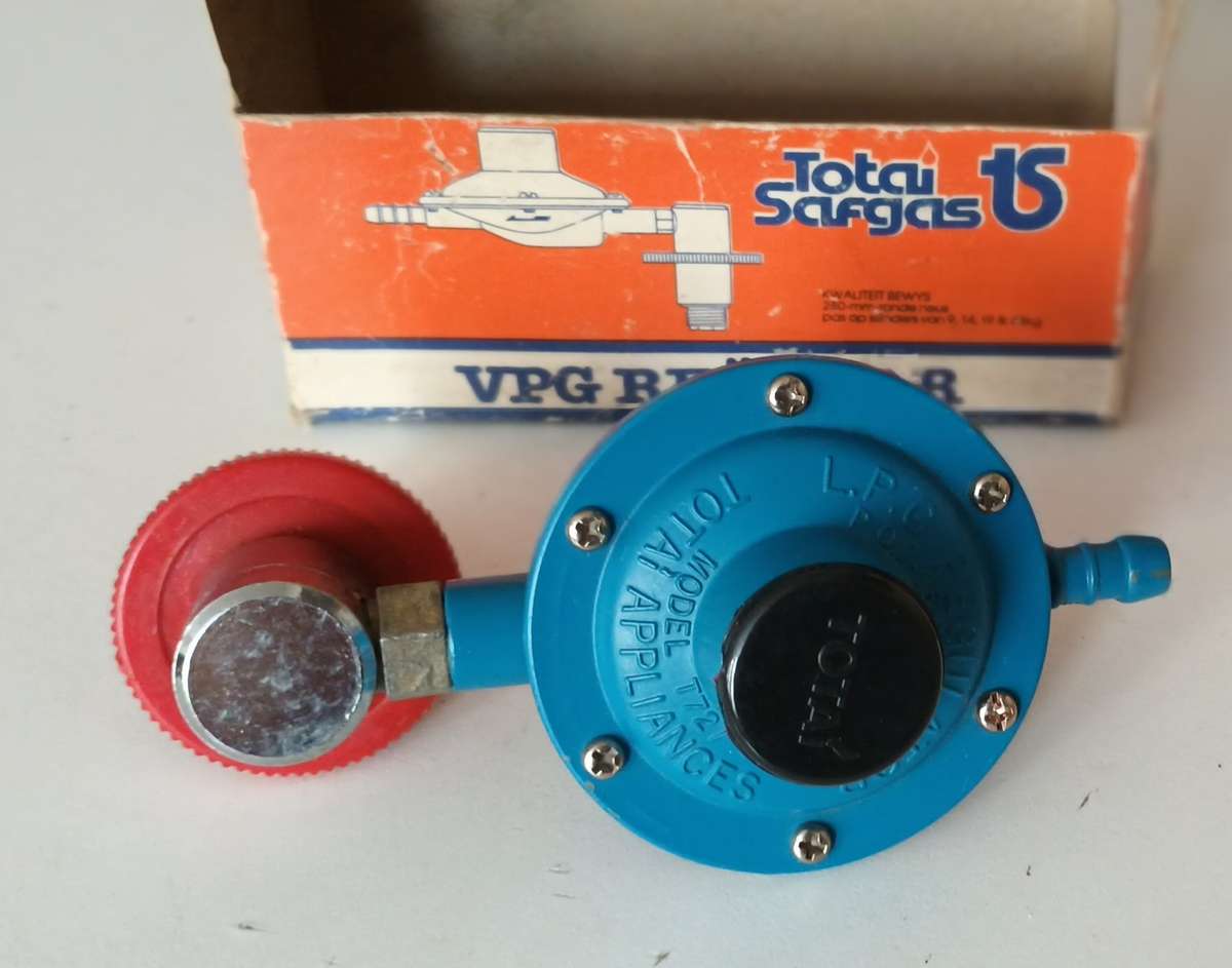 LPG GAS REGULATOR. NEW.