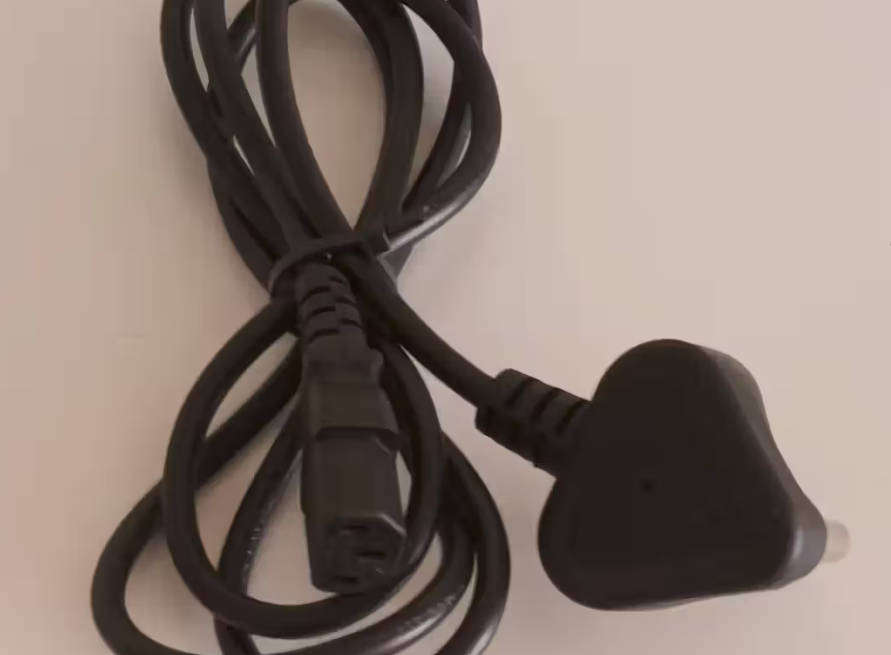 Joblot Plugs & Cables.