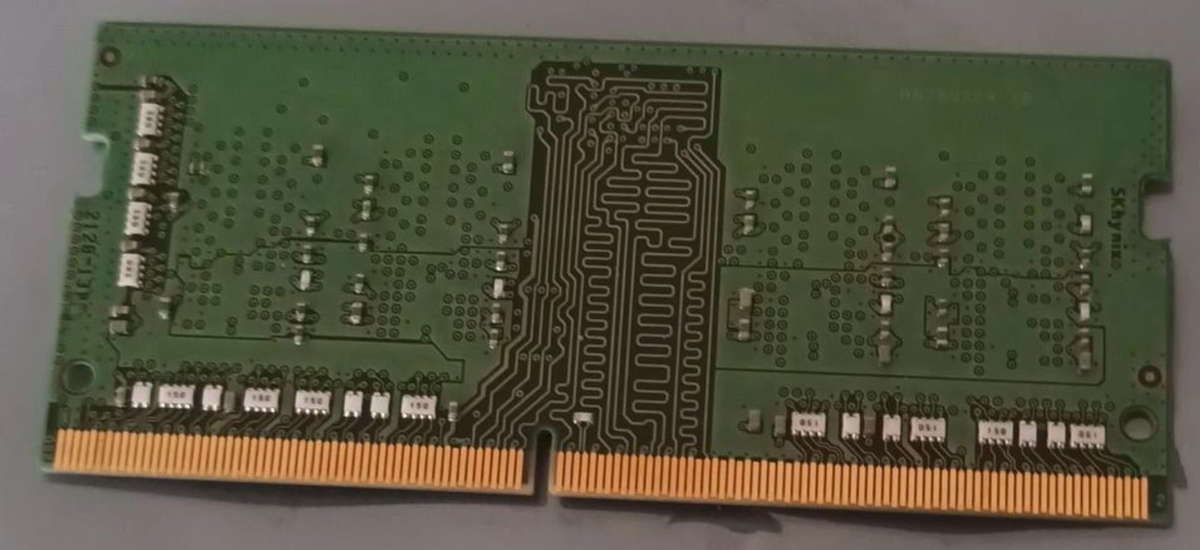 SkHynix 8GB 1Rx16 PC4-3200AA LAPTOP RAM.