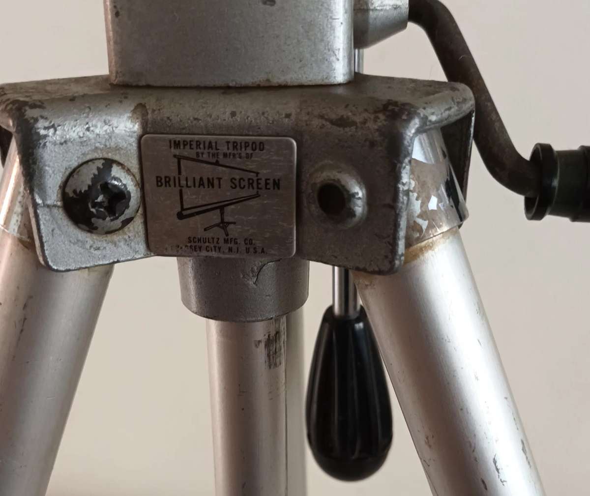 Imperial Extendable Tripod. Length 86.5cm.