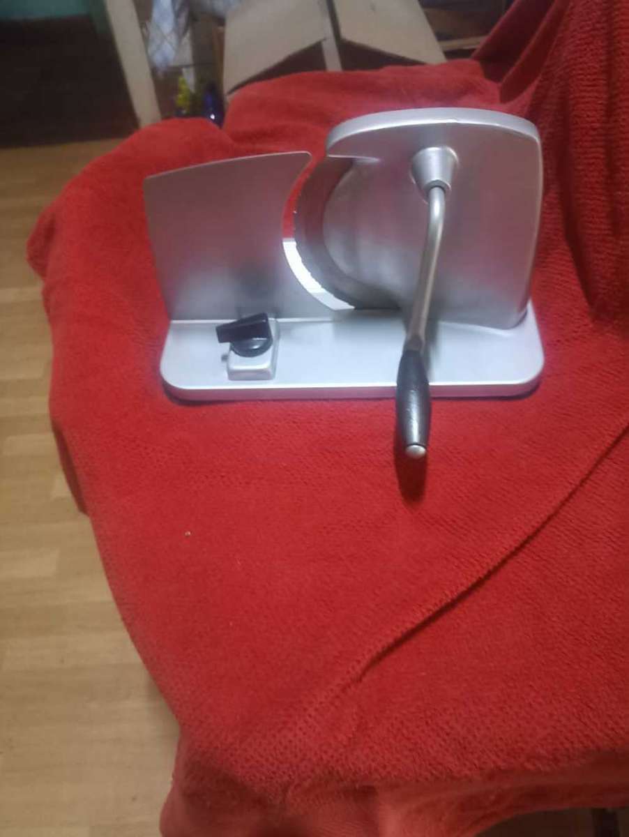 Pineware bread Slicer