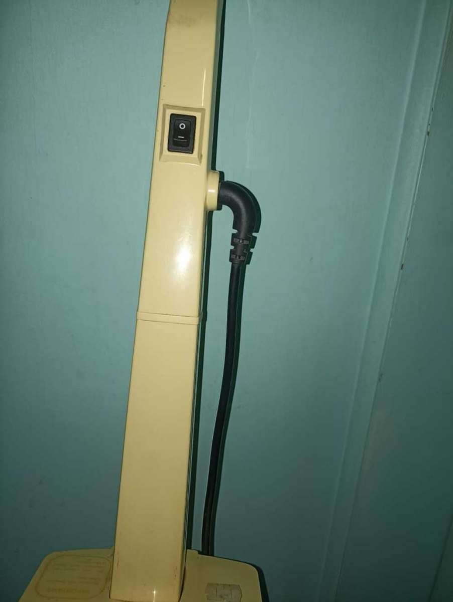 Electrolux 6 in 1 carpet shampooer