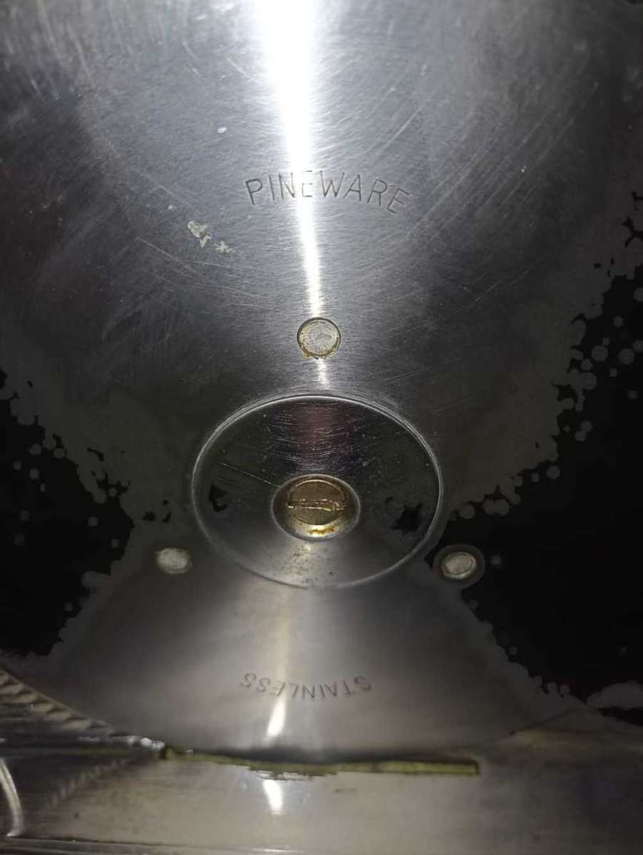 Beautiful Vintage Pineware bread slicer.