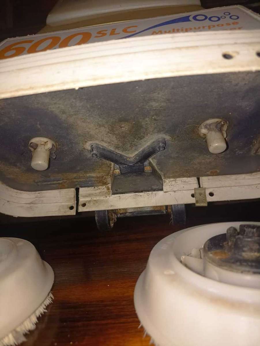 Electrolux 6 in 1 carpet shampooer