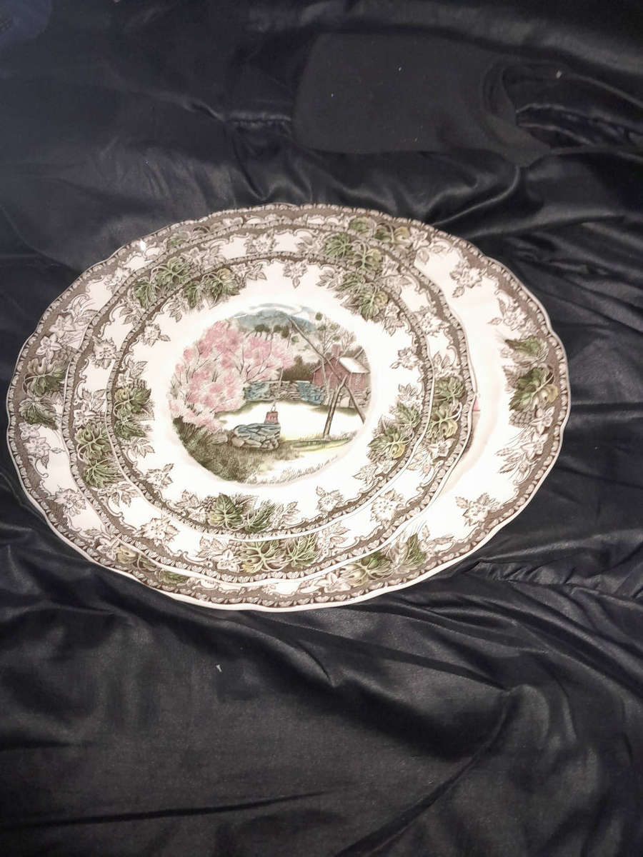 Johnson brothers plates decorative made in England.