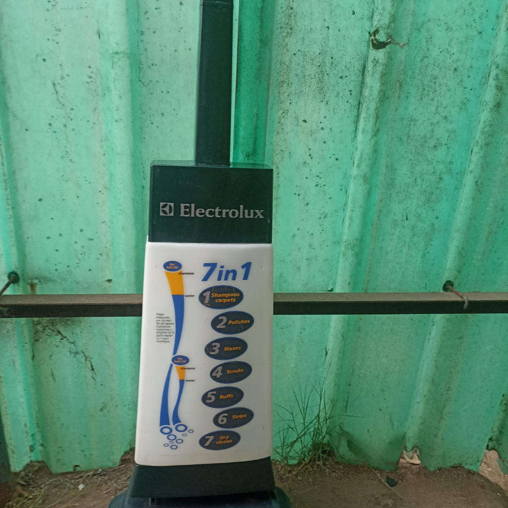 Electrolux 7 in 1 Carpet shampooer