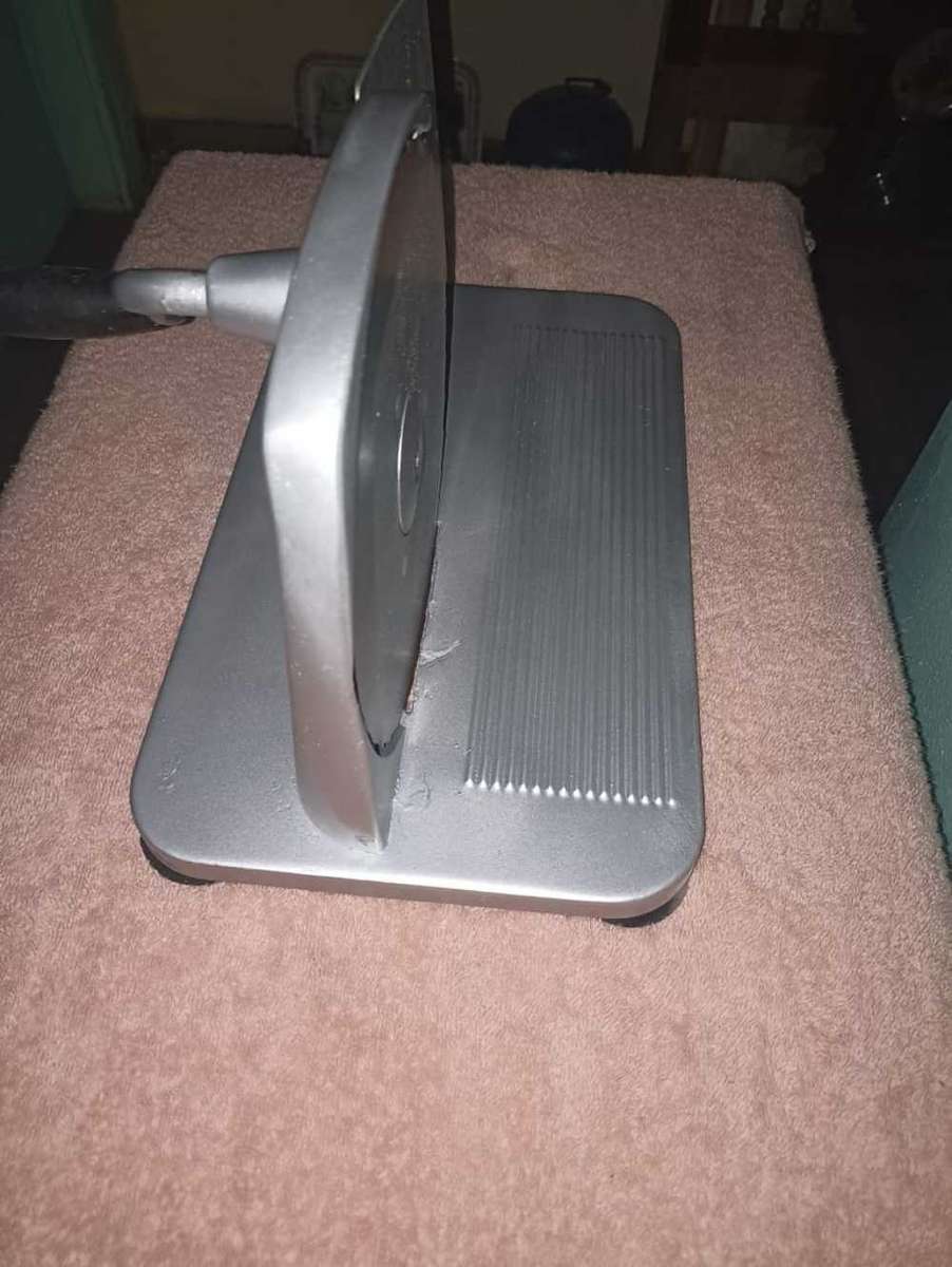 Vintage refurbished Pineware bread slicer