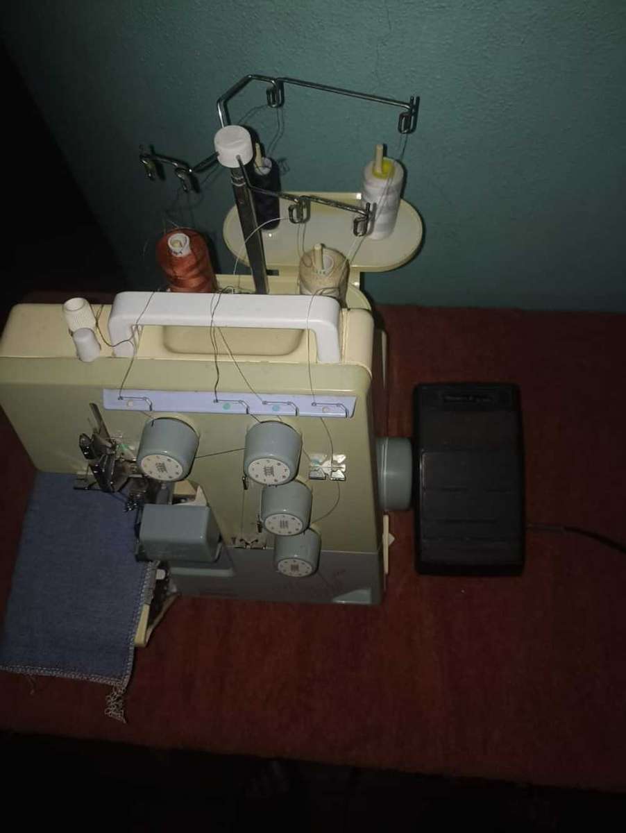 Bernette Bernina funlock heavy duty overlocker