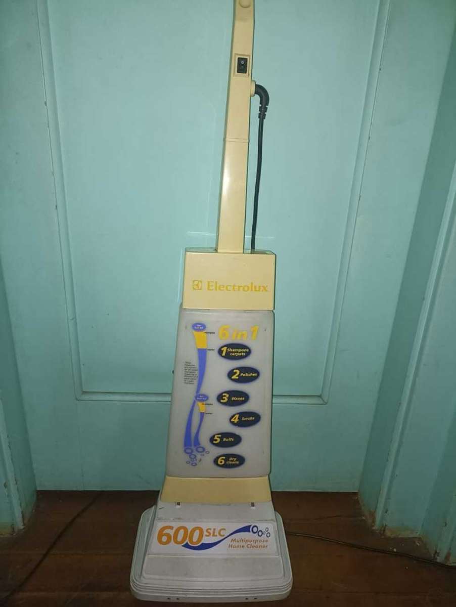 Electrolux 6 in 1 carpet shampooer