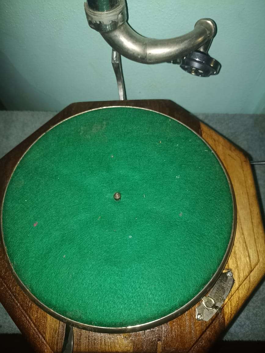 8 Square Scarce his Mastervoice Grampohone Vintage