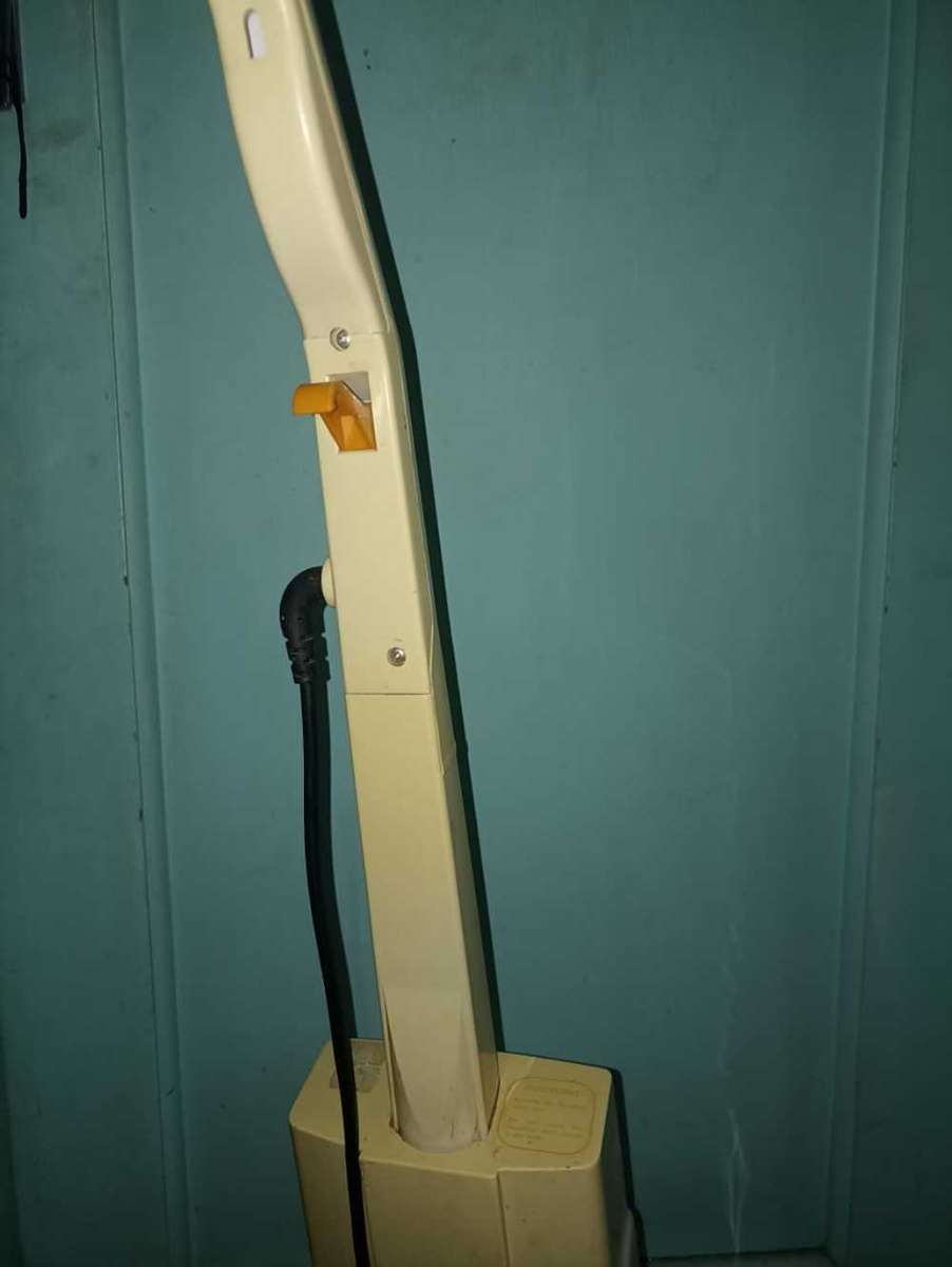 Electrolux 6 in 1 carpet shampooer