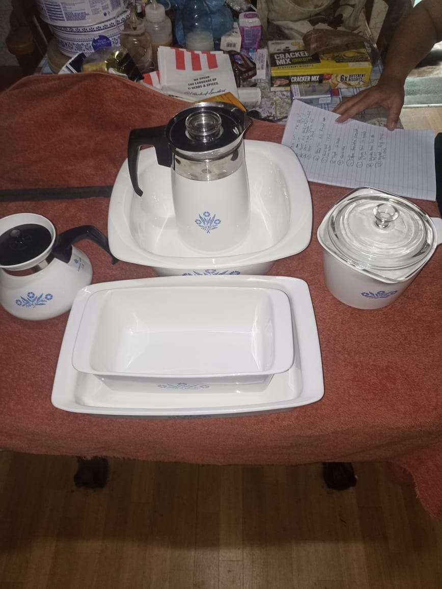 WOW 25 PIECE CORNING WARE VINTAGE SET