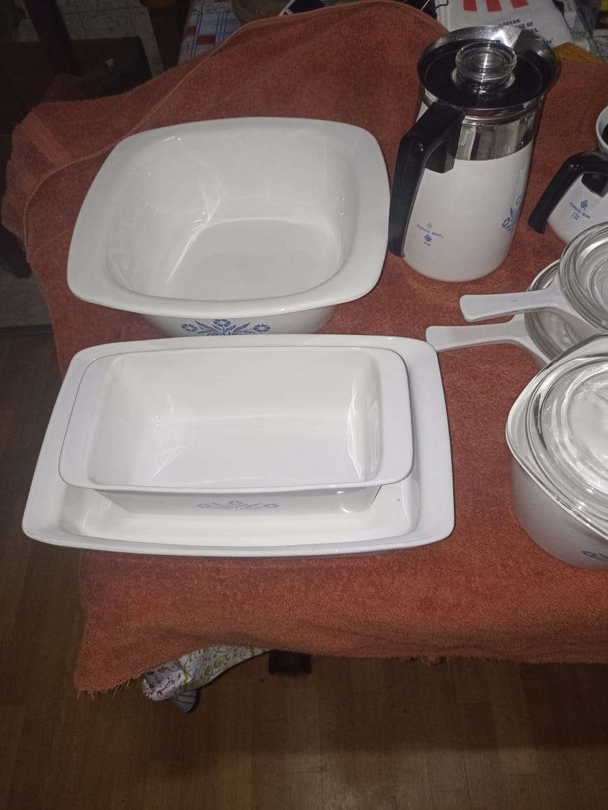 WOW 25 PIECE CORNING WARE VINTAGE SET