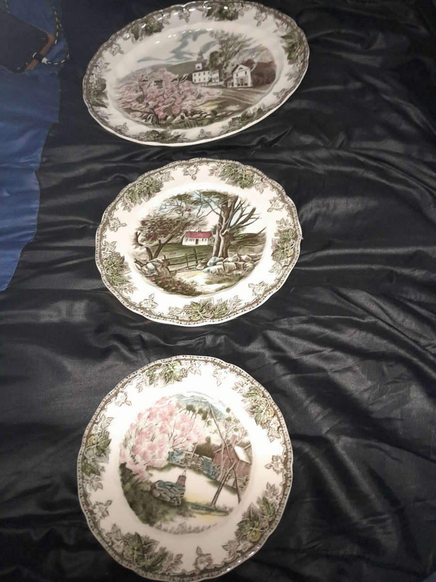 Johnson brothers plates decorative made in England.