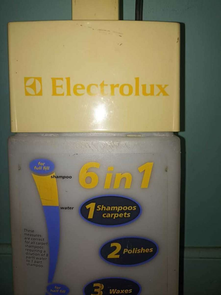 Electrolux 6 in 1 carpet shampooer