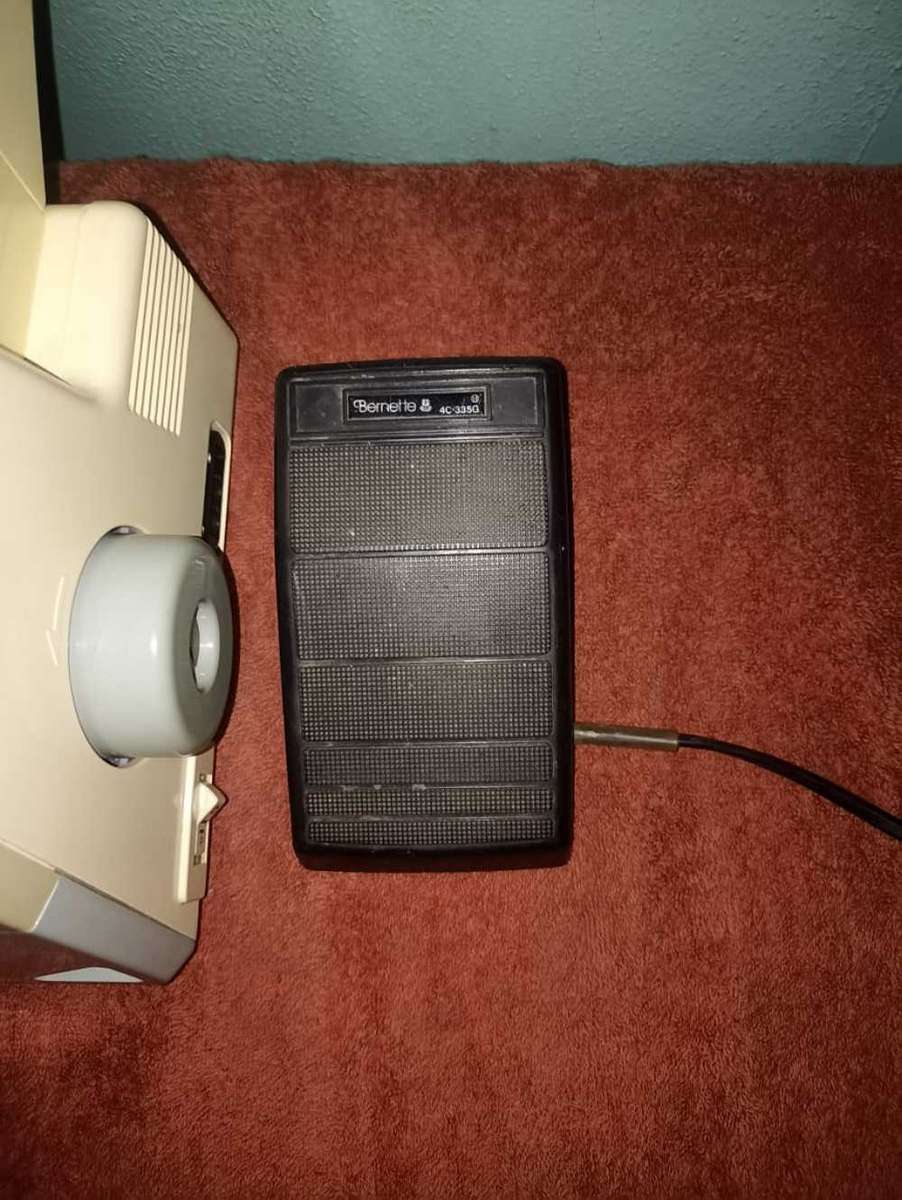 Bernette Bernina funlock heavy duty overlocker