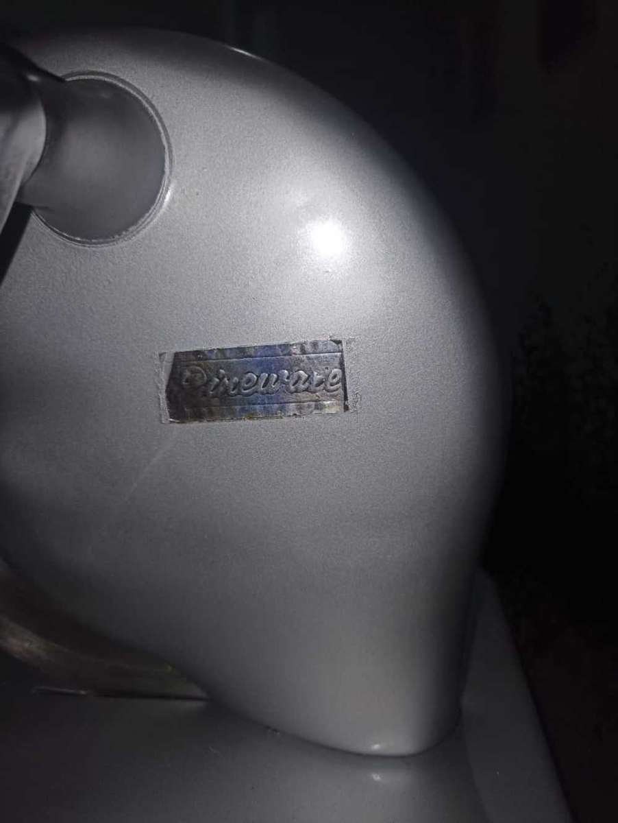 Pineware bread slicer