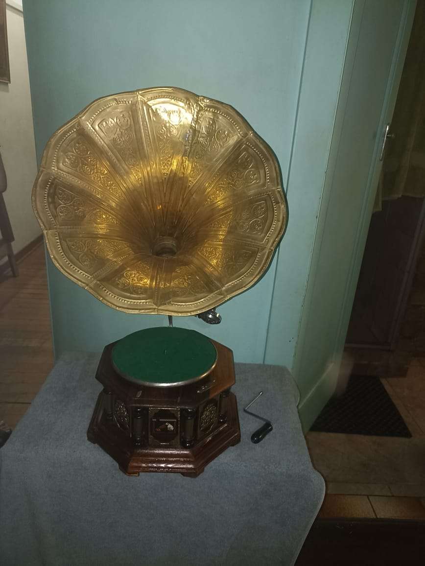 8 Square Scarce his Mastervoice Grampohone Vintage