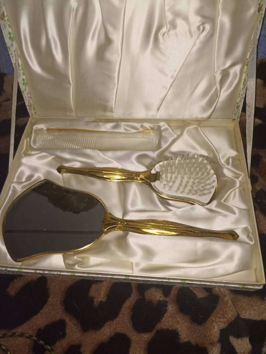 Sonata dressing set made in New York  Usa