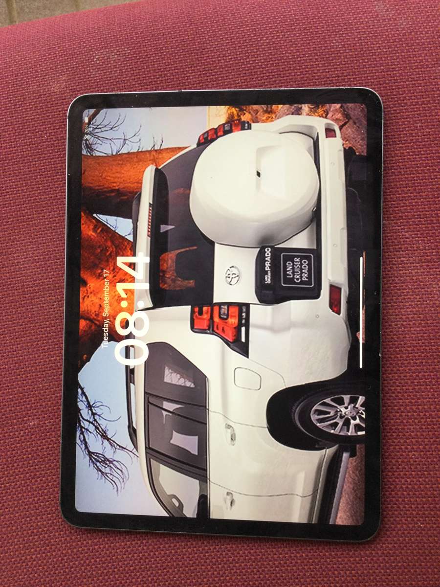 APPLE IPAD PRO 11 INCH ( 2nd generation)  cell & wifi  space grey .  1TB