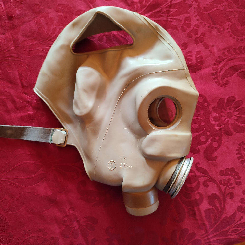 RUSSIAN SOVIET GAS MASK PMG