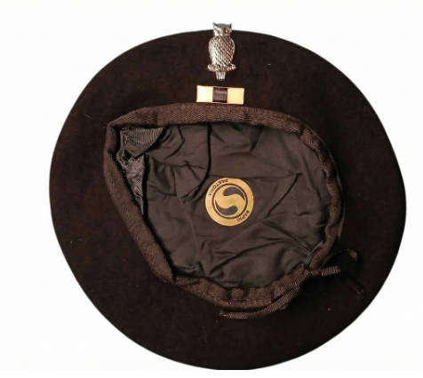 Original South African Military Intelligence Corps beret, with Badge & Original Beret Balkie Complet