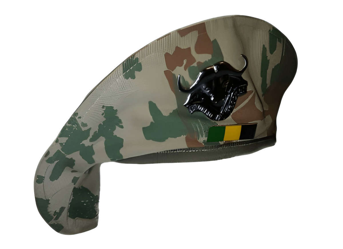 32 Battalion Beret Camouflage Beret With Unit Insignia (7,62 X51 Border War Rifle)