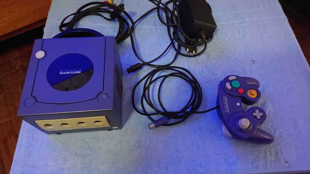 Nintendo Gamecube & Controller, not reading disk
