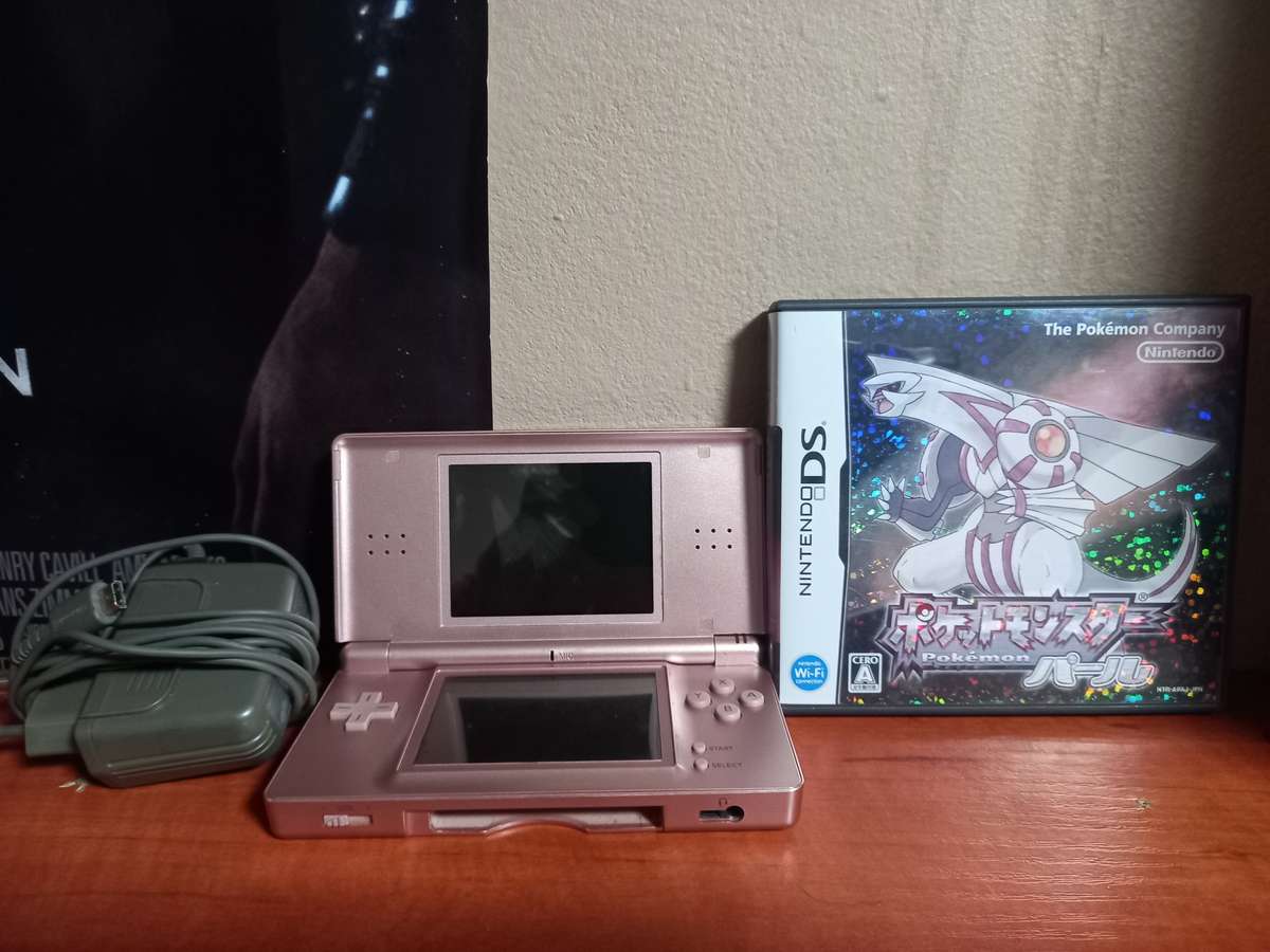 Nintendo DS Console And Pokemon Pearl (Japanese Version) Bundle