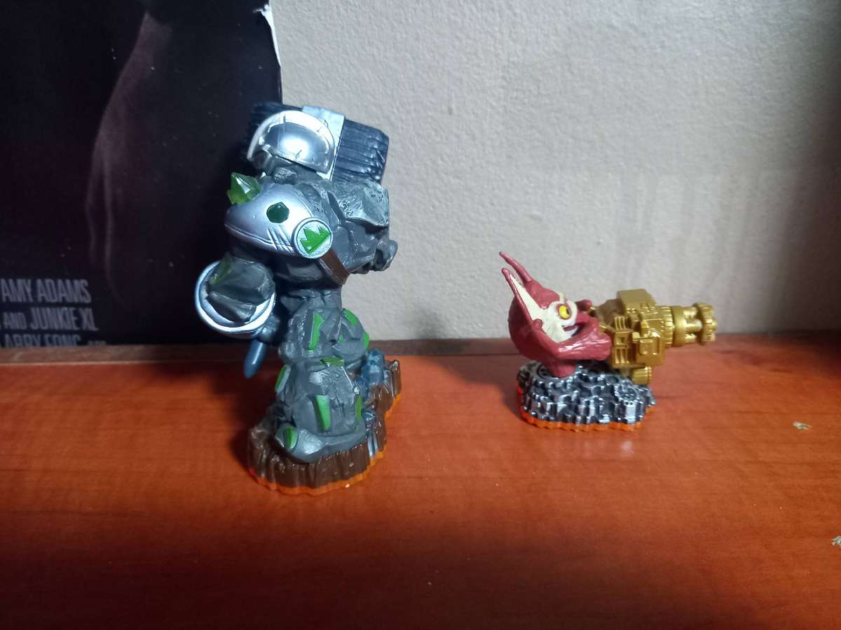 Skylanders Giants Crusher And Trigger Happy Bundle