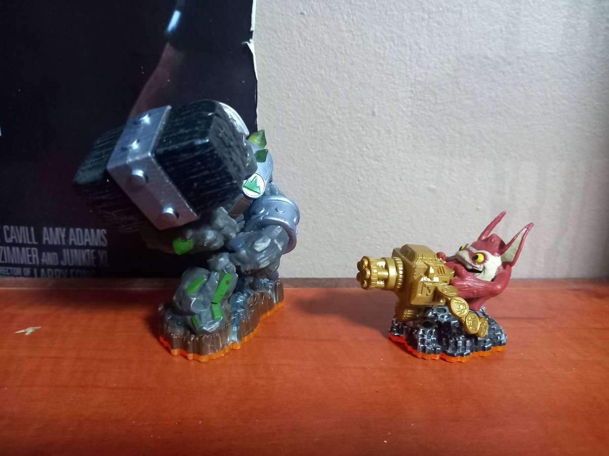 Skylanders Giants Crusher And Trigger Happy Bundle