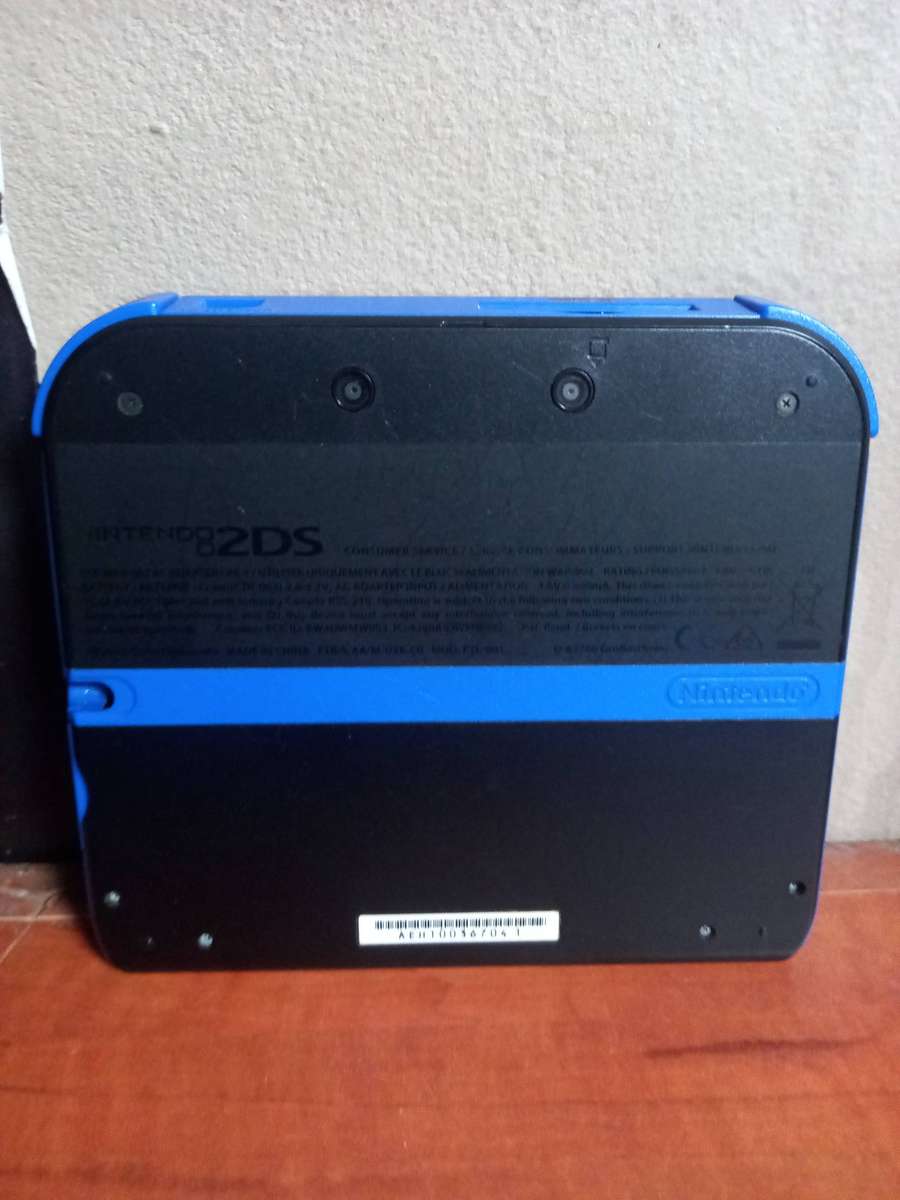 Nintendo 2DS Console