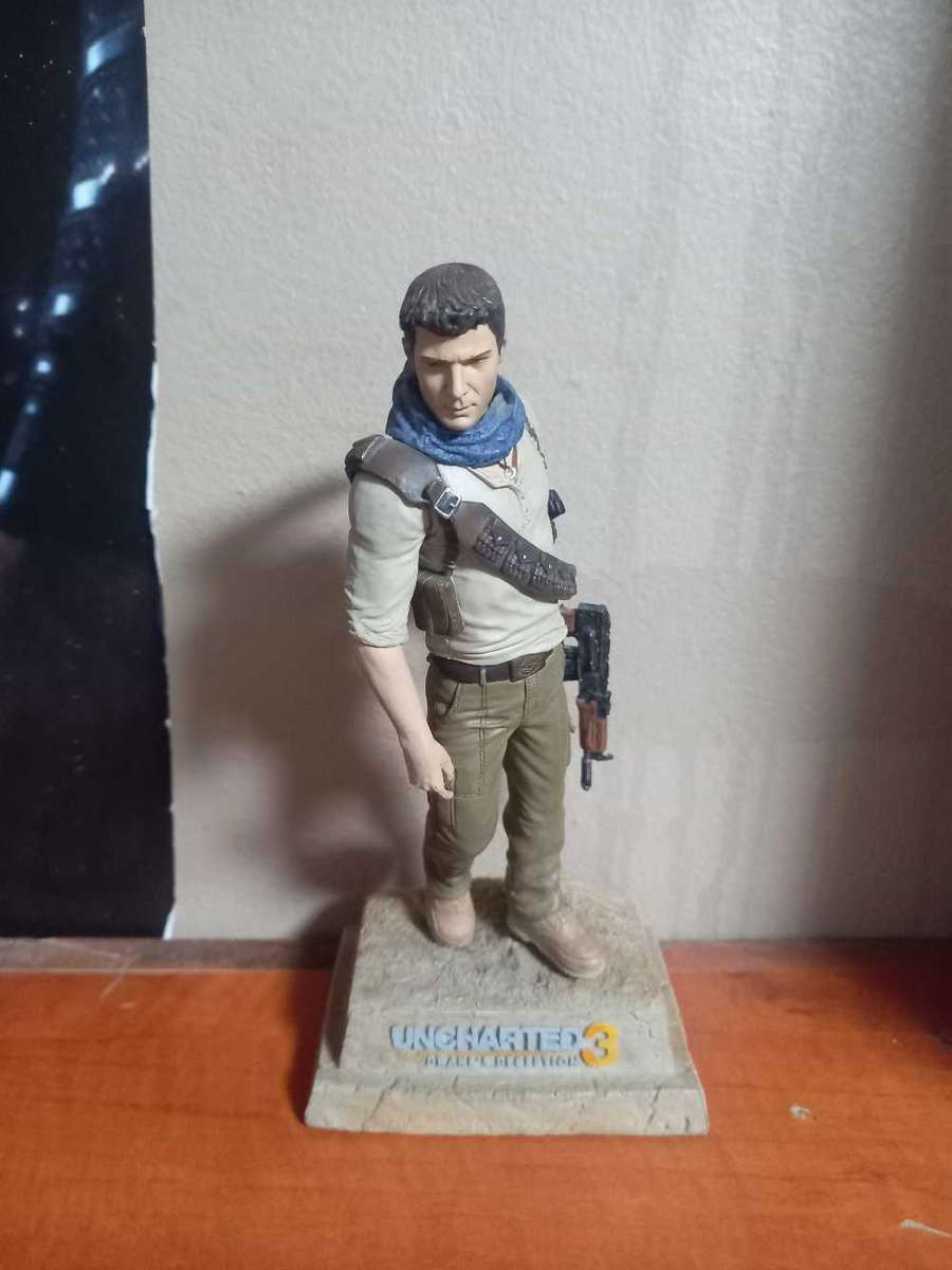 Uncharted 3 Drake's Deception Nathan Drake Statue