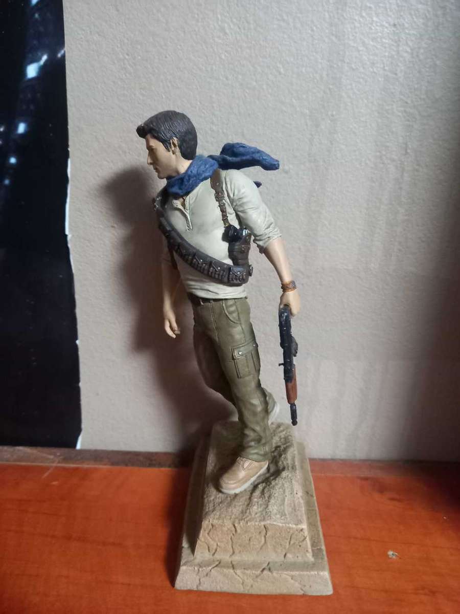 Uncharted 3 Drake's Deception Nathan Drake Statue