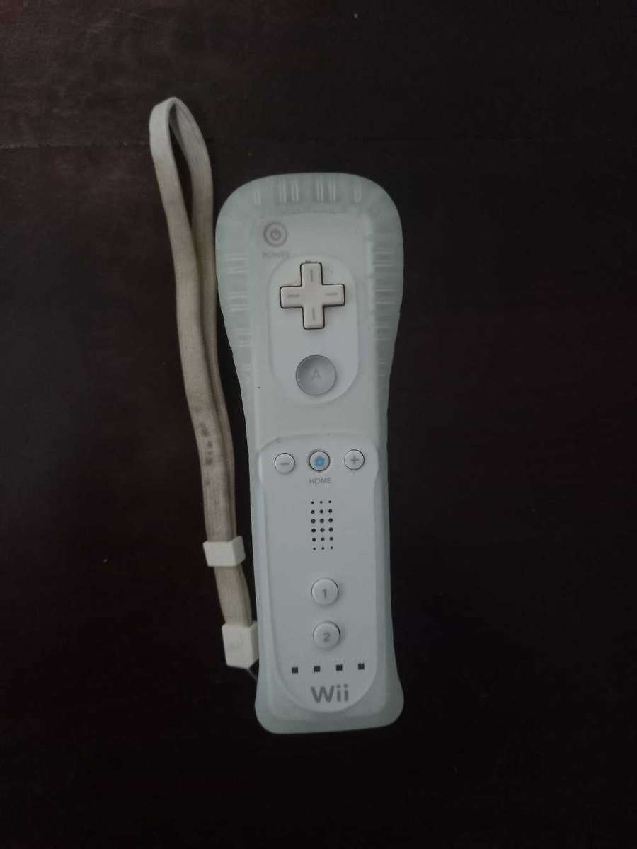 Nintendo Wii Remote And Nunchuck Bundle
