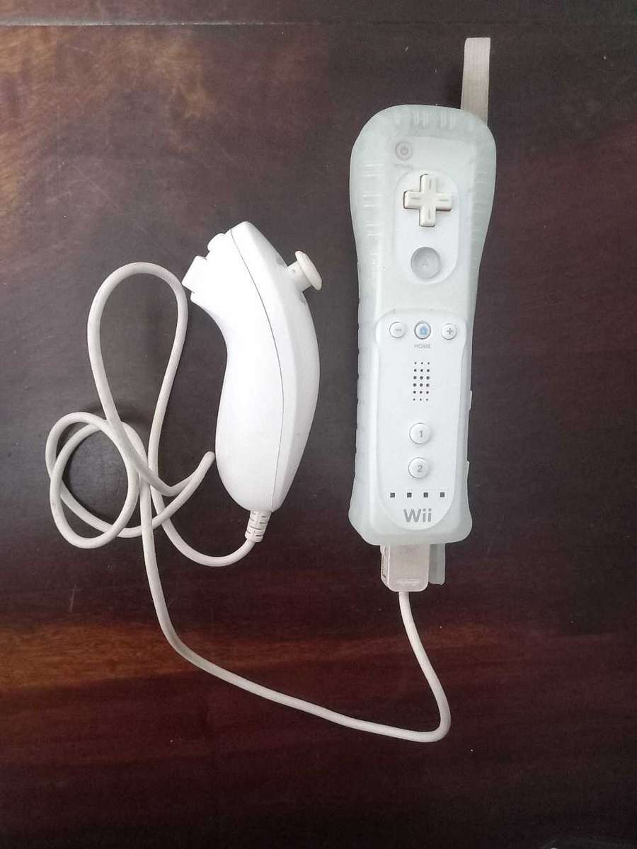 Nintendo Wii Remote And Nunchuck Bundle