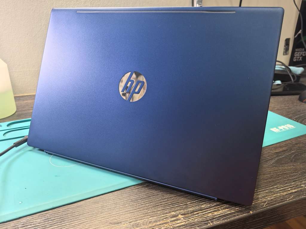 HP PAVILION 15 GAMING*i7-8565U*16GB RAM*1000GB SSD*FHD*MX250 4GB-BACKLIT