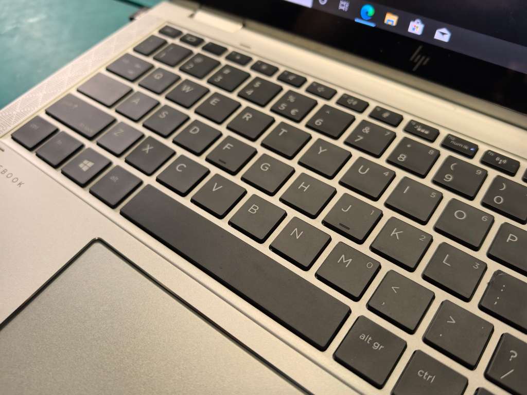 Touchscreen*HP ELITEBOOK X360 1030g3*i5-8350U-IPS FHD-8GB RAM-256GB SSD-4G-HP BAG PLUS MOUSE