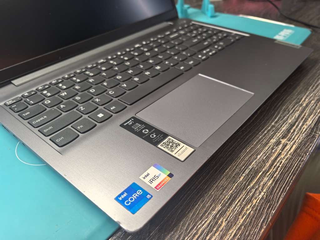 LATE ENTRY-LENOVO IDEAPAD 3*i5-1135G7*8GB DDR4*256GB SSD*1TB HDD-FHD*IRIS GRAPHICS*