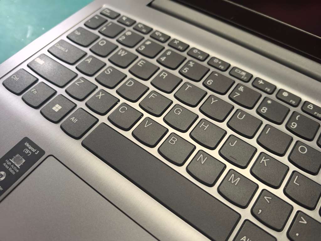 LATE ENTRY-LENOVO IDEAPAD 3*i5-1135G7*8GB DDR4*256GB SSD*1TB HDD-FHD*IRIS GRAPHICS*