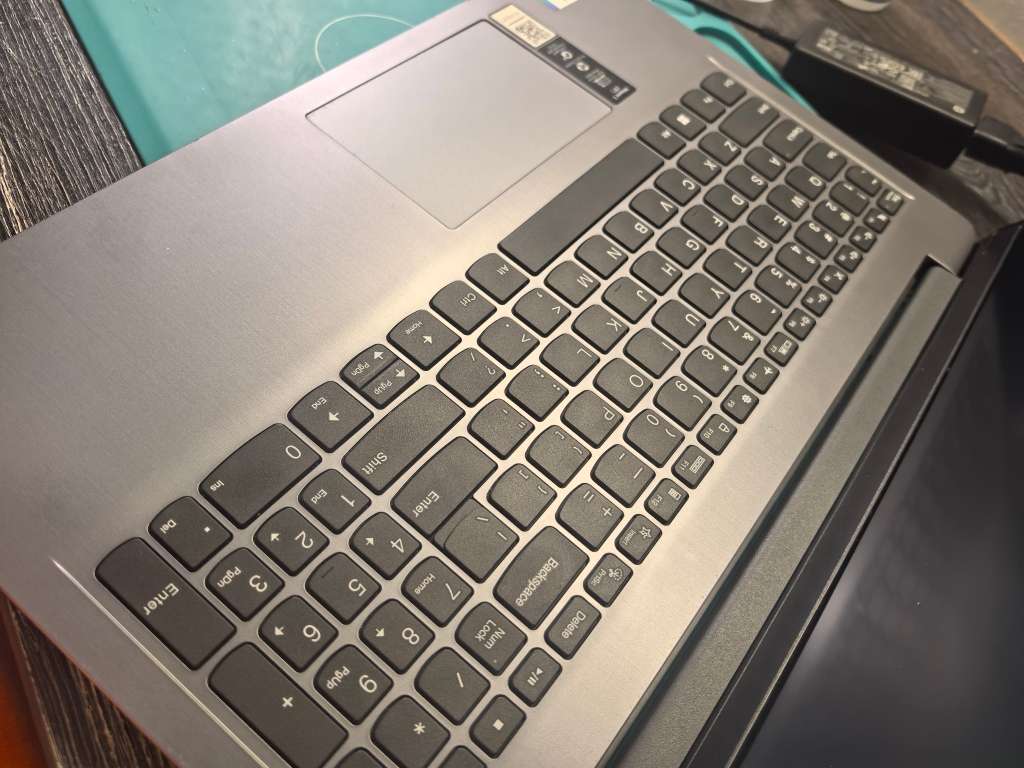 LATE ENTRY-LENOVO IDEAPAD 3*i5-1135G7*8GB DDR4*256GB SSD*1TB HDD-FHD*IRIS GRAPHICS*