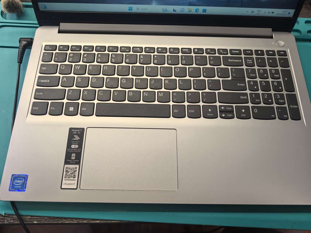 LENOVO IDEAPAD 1-N4020 CELERON-4GB DDR4-SANSUNG256GB SSD-UHD GRAPHICS-FHD