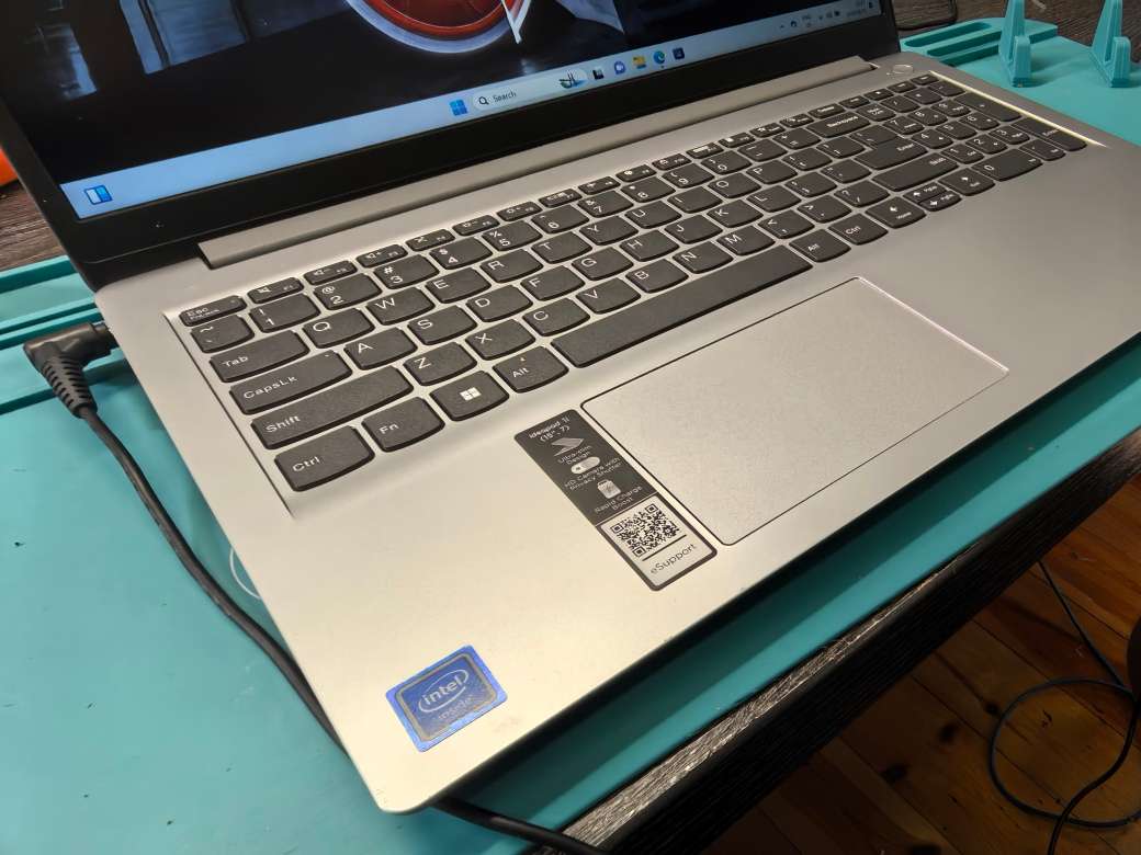 LENOVO IDEAPAD 1-N4020 CELERON-4GB DDR4-SANSUNG256GB SSD-UHD GRAPHICS-FHD