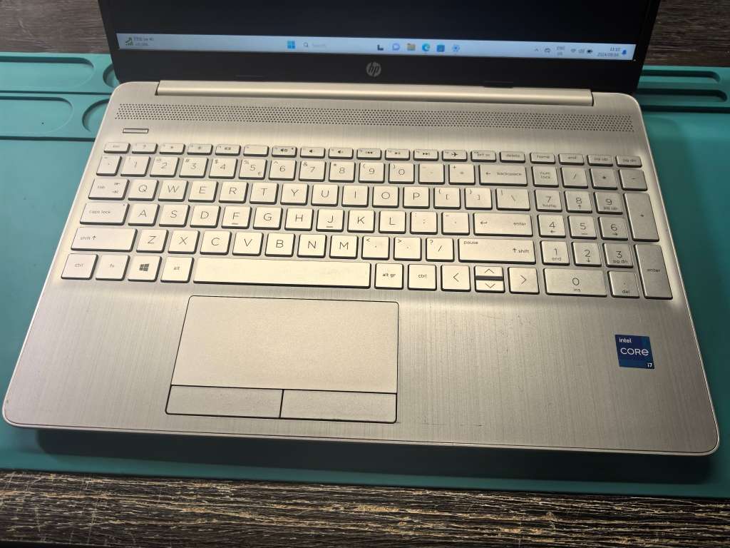 11TH GEN i7*HP NOTEBOOK 15*i7-1165G7-8GB DDR4-1000GB SSD-FHD-BACKLIT-XE GRAPHICS