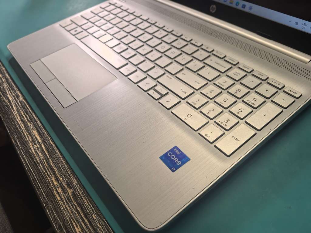 11TH GEN i7*HP NOTEBOOK 15*i7-1165G7-8GB DDR4-1000GB SSD-FHD-BACKLIT-XE GRAPHICS
