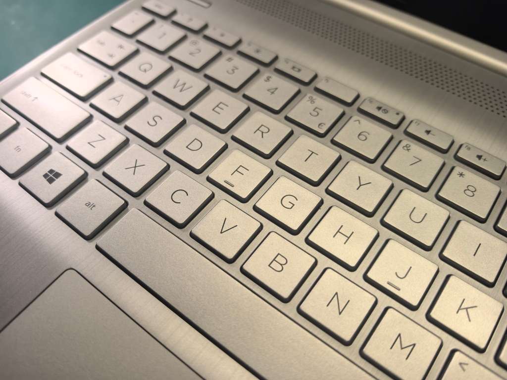 11TH GEN i7*HP NOTEBOOK 15*i7-1165G7-8GB DDR4-1000GB SSD-FHD-BACKLIT-XE GRAPHICS