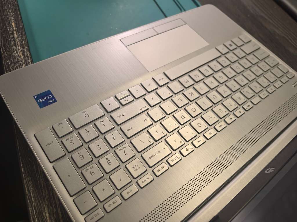 11TH GEN i7*HP NOTEBOOK 15*i7-1165G7-8GB DDR4-1000GB SSD-FHD-BACKLIT-XE GRAPHICS