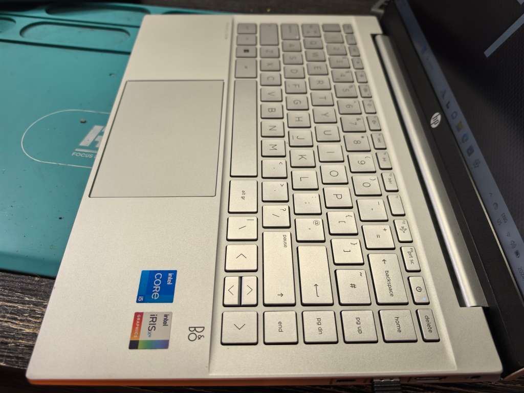 12TH GEN i5-TOUCSCREEN-HP PAVILION 14*I5-1235u-8GB-512GB SSD-FHD TOUCH