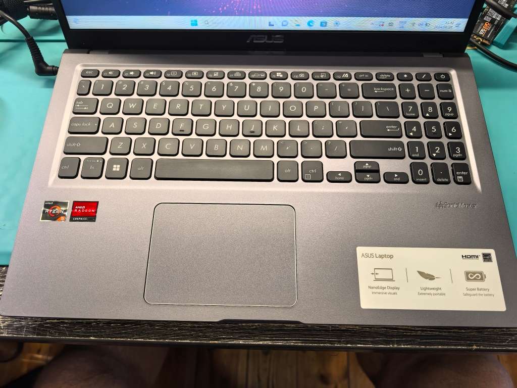 ASUS VIVOBOOK M515DA-RYZEN 5-3500U-8GB DDR4-256GB SSD-HD-RADEON GRAPHICS